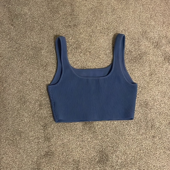 SOLD - Aritzia sculpt knit - Picture 4 of 4